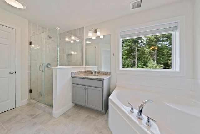 42 Magnolia Way, Bridgewater, MA 02324