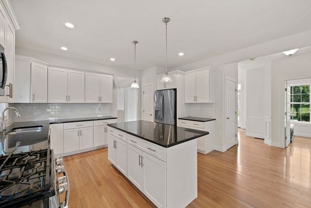 42 Magnolia Way, Bridgewater, MA 02324