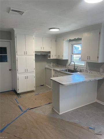 104 Jethro LN, Yorktown, VA 23692