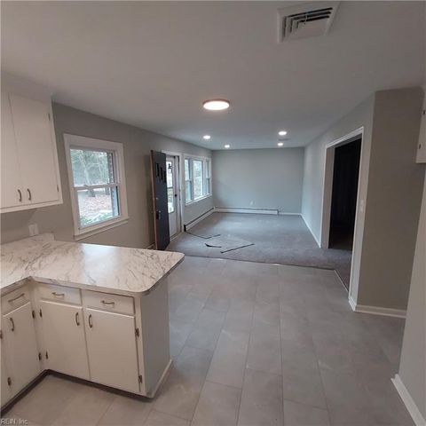 104 Jethro LN, Yorktown, VA 23692