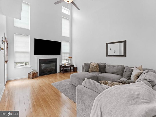 186 CHANCELLOR DR, Deptford, NJ 08096