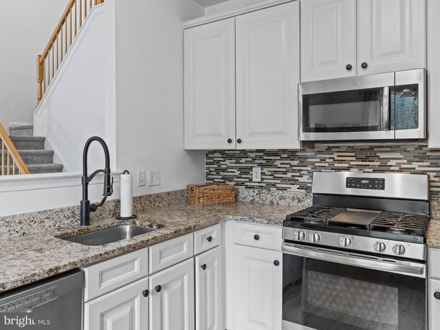 186 CHANCELLOR DR, Deptford, NJ 08096