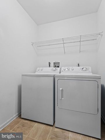 186 CHANCELLOR DR, Deptford, NJ 08096