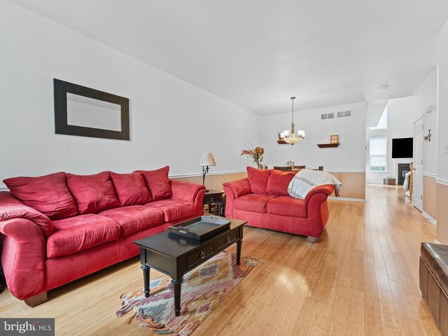 186 CHANCELLOR DR, Deptford, NJ 08096
