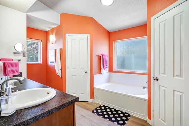 556 Minturn Court NE, Rio Rancho, NM 87124