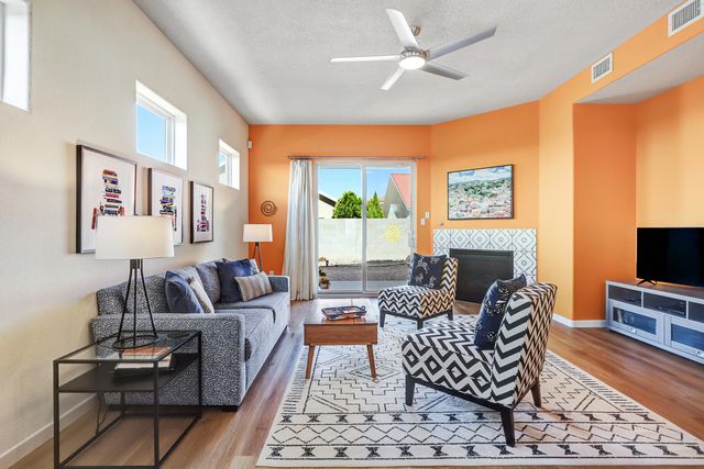 556 Minturn Court NE, Rio Rancho, NM 87124