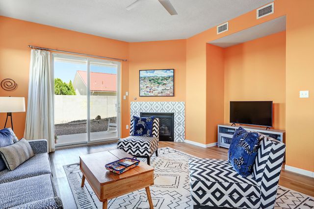 556 Minturn Court NE, Rio Rancho, NM 87124