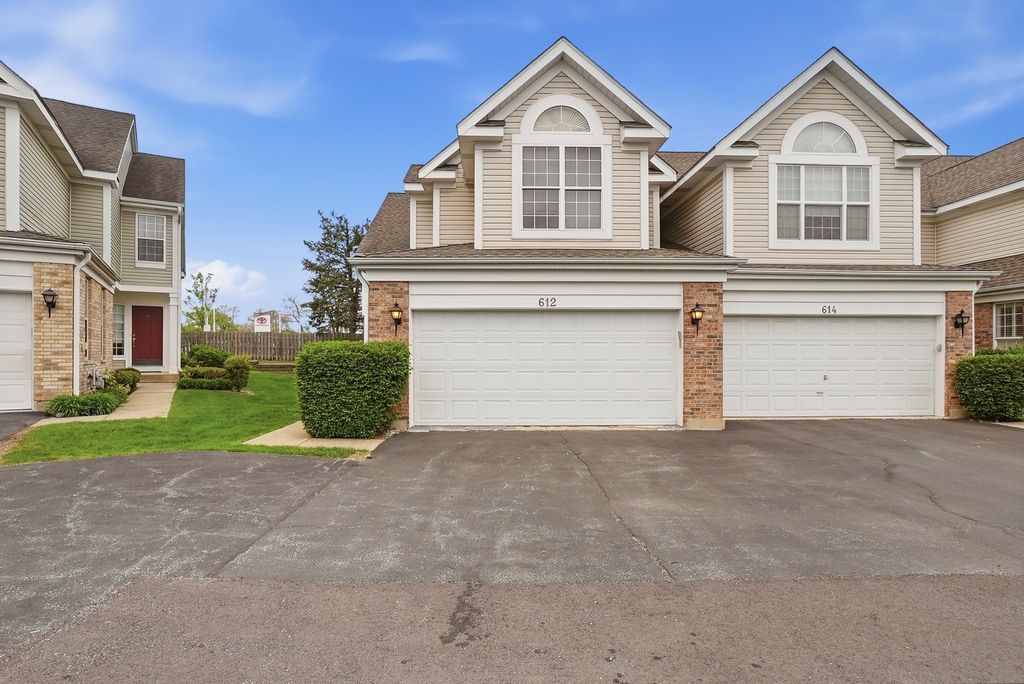 612 Citadel Drive, Westmont, IL 60559
