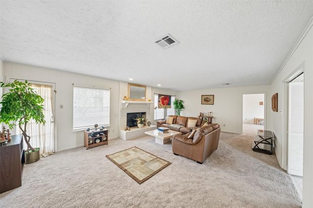 8911 Pine Shores Drive, Humble, TX 77346