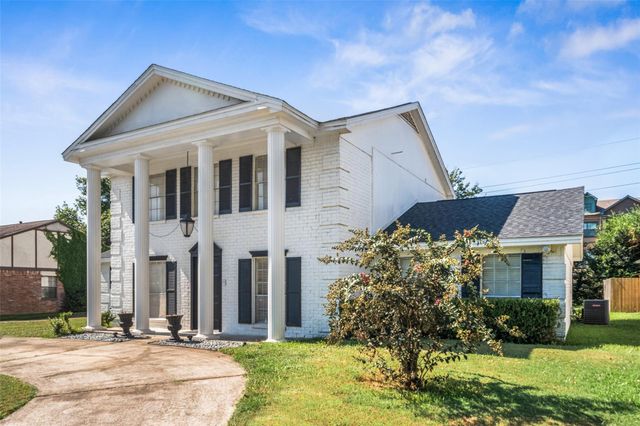 8911 Pine Shores Drive, Humble, TX 77346
