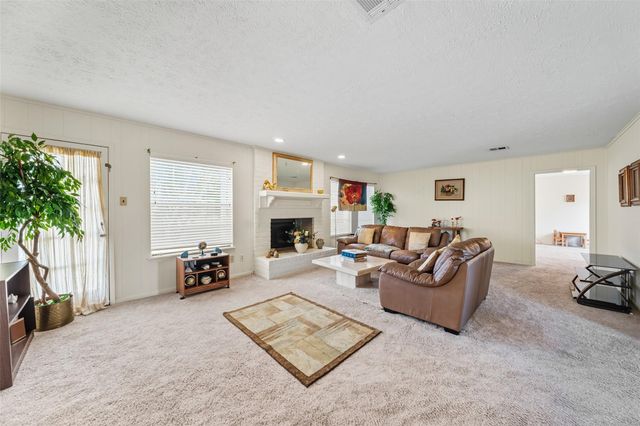 8911 Pine Shores Drive, Humble, TX 77346