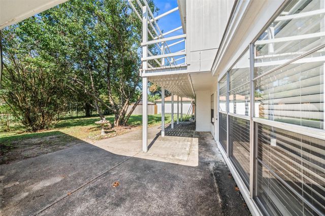 8911 Pine Shores Drive, Humble, TX 77346