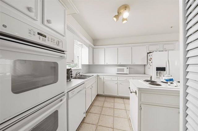 8911 Pine Shores Drive, Humble, TX 77346