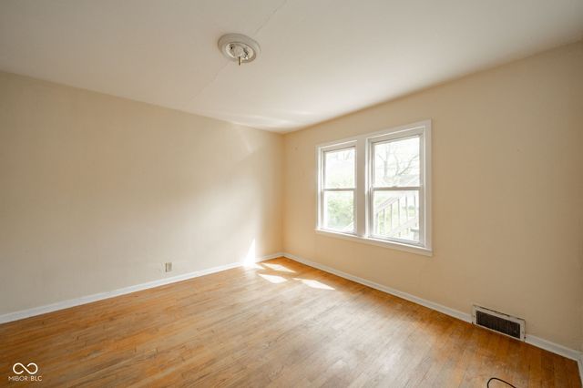 239 W 38th Street, Anderson, IN 46013