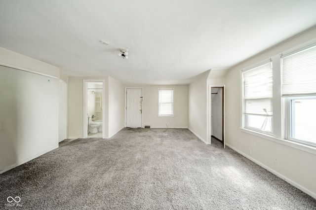 239 W 38th Street, Anderson, IN 46013