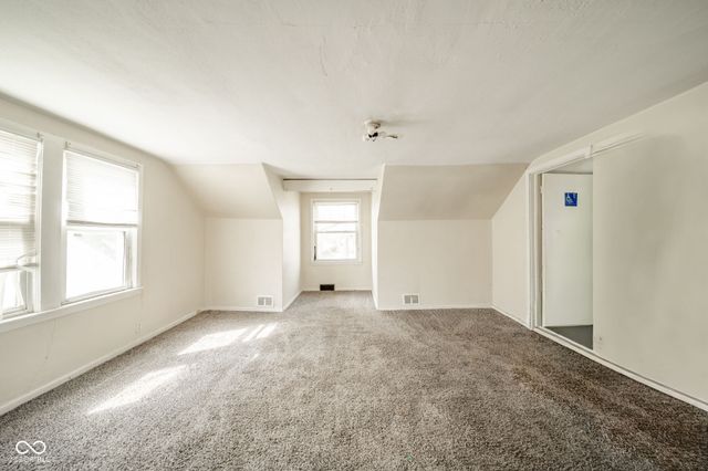 239 W 38th Street, Anderson, IN 46013