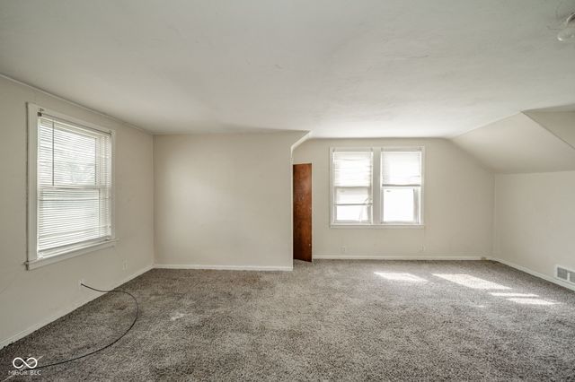 239 W 38th Street, Anderson, IN 46013