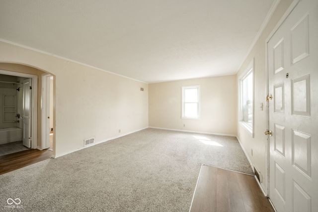 239 W 38th Street, Anderson, IN 46013