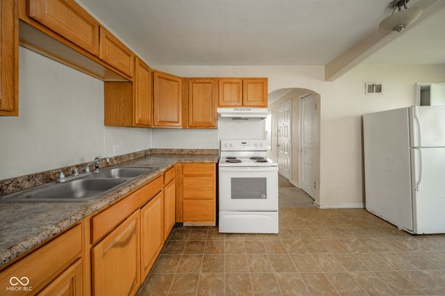 239 W 38th Street, Anderson, IN 46013