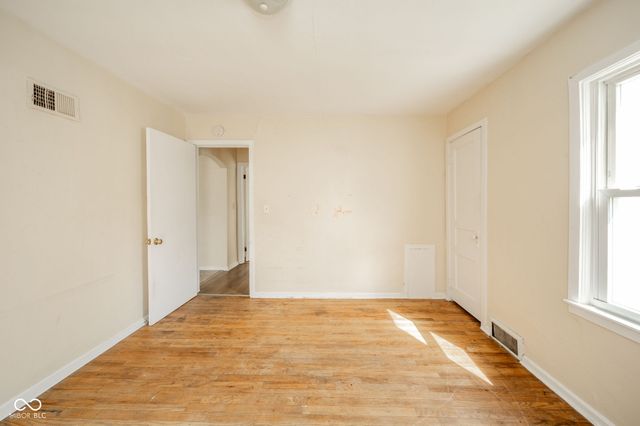 239 W 38th Street, Anderson, IN 46013