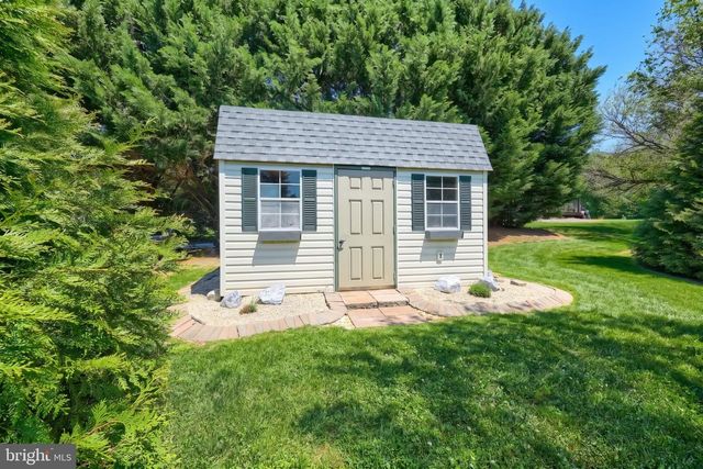 448 EL VISTA DR, Hanover, PA 17331