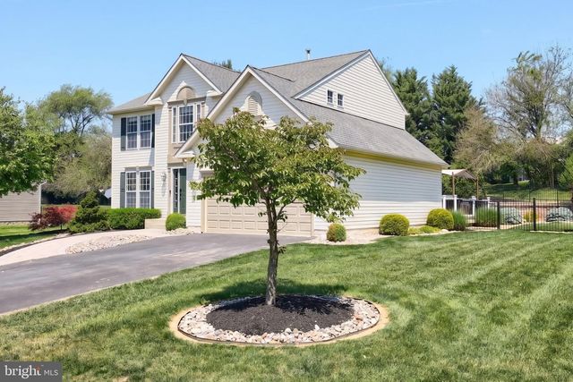 448 EL VISTA DR, Hanover, PA 17331