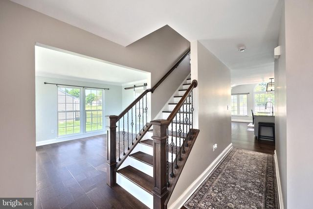 448 EL VISTA DR, Hanover, PA 17331
