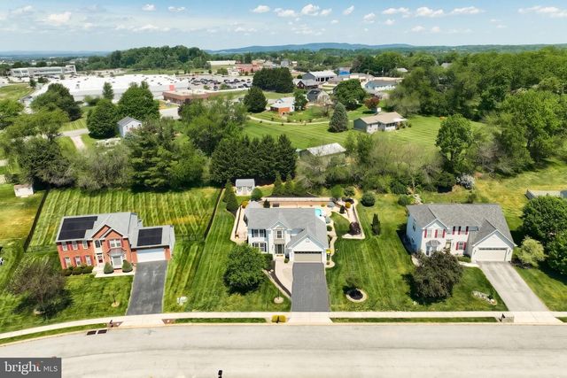 448 EL VISTA DR, Hanover, PA 17331