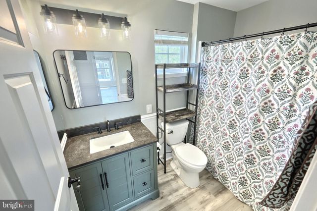 448 EL VISTA DR, Hanover, PA 17331