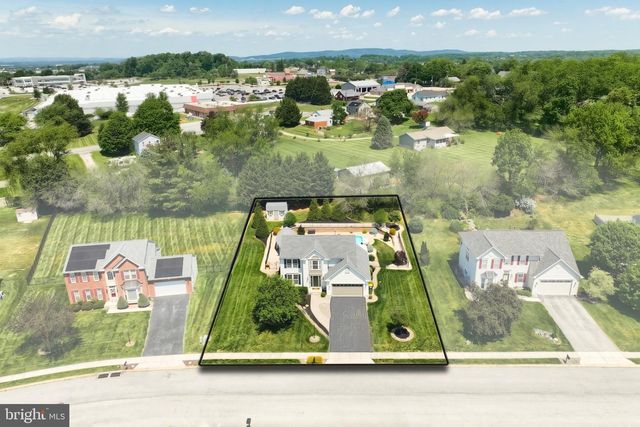 448 EL VISTA DR, Hanover, PA 17331