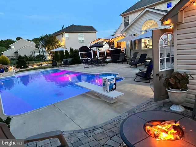 448 EL VISTA DR, Hanover, PA 17331