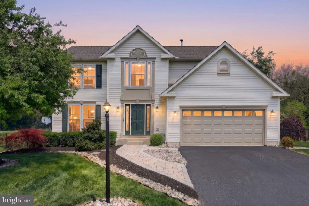 448 EL VISTA DR, Hanover, PA 17331