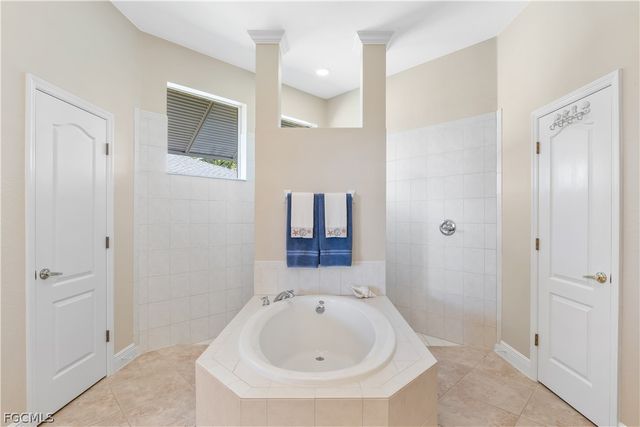 2205 SE 16th ST, Cape Coral, FL 33990