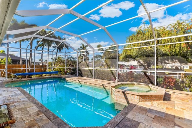 2205 SE 16th ST, Cape Coral, FL 33990