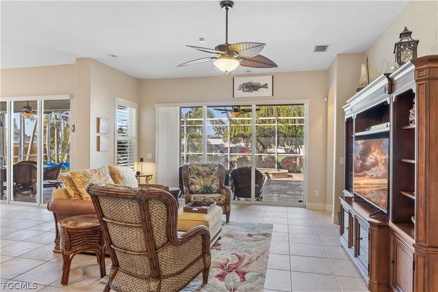 2205 SE 16th ST, Cape Coral, FL 33990