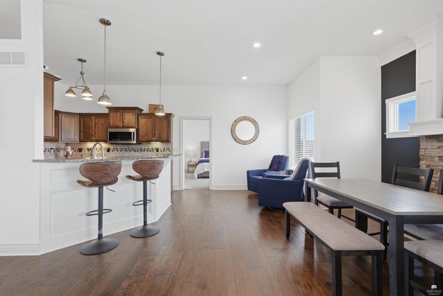 9786 Heather Lane, Manhattan, KS 66502