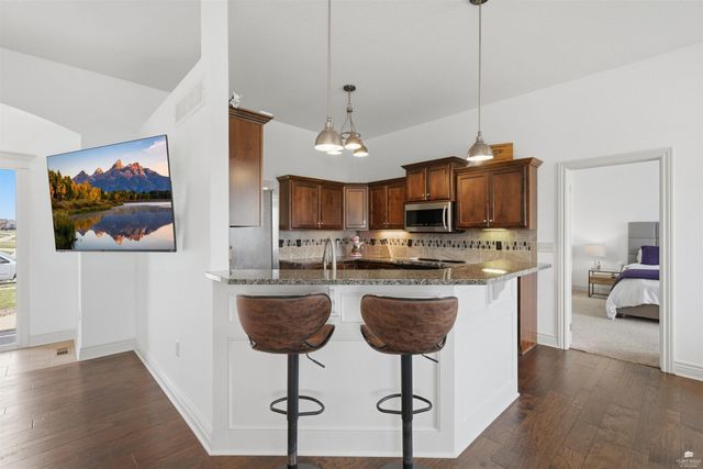 9786 Heather Lane, Manhattan, KS 66502