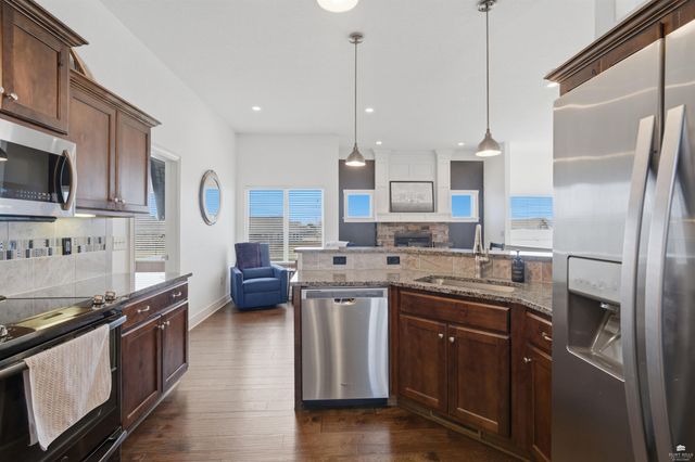 9786 Heather Lane, Manhattan, KS 66502