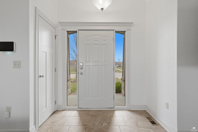 9786 Heather Lane, Manhattan, KS 66502