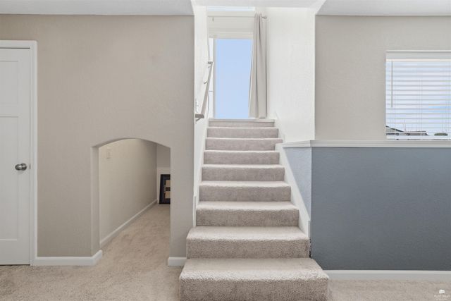 9786 Heather Lane, Manhattan, KS 66502