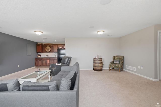 9786 Heather Lane, Manhattan, KS 66502