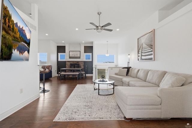 9786 Heather Lane, Manhattan, KS 66502