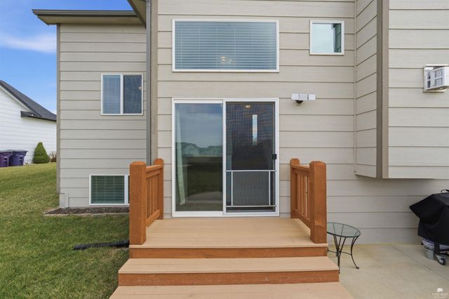 9786 Heather Lane, Manhattan, KS 66502