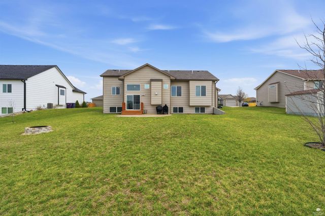 9786 Heather Lane, Manhattan, KS 66502