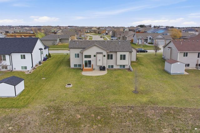 9786 Heather Lane, Manhattan, KS 66502
