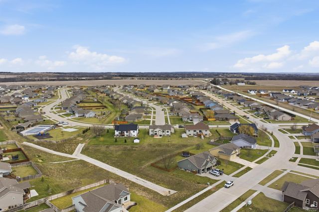 9786 Heather Lane, Manhattan, KS 66502