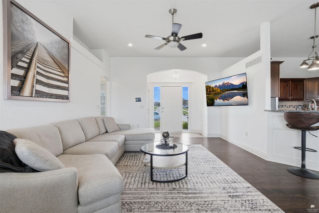 9786 Heather Lane, Manhattan, KS 66502