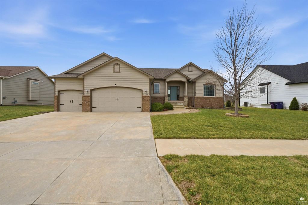 9786 Heather Lane, Manhattan, KS 66502