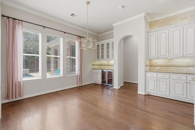 126 E Cove View Trail, The Woodlands, TX 77389