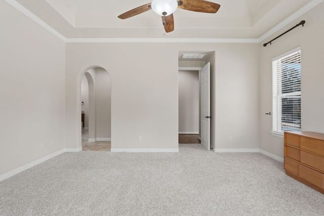 126 E Cove View Trail, The Woodlands, TX 77389
